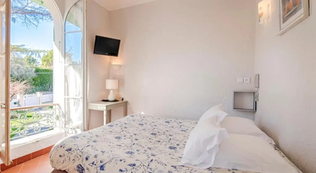 Одноместный номер Standard La Villa Roseraie , Hôtel Familial OUVERT TOUTE LANNEE