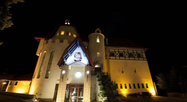 House of Dracula Hotel, Забронировать Отель Отели Пояна-Брашова 3 звезды, рядом с Bradul Ski Slope, 3*
