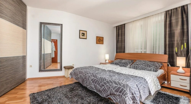 Amazing Home in Mundanije With Wifi and 3 Bedrooms, Prenota Hotel Hotel a Isole Quarnerine con parcheggio, Parcheggio
