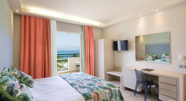 Двухместный номер Deluxe с видом на море Mareblue Beach