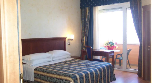 Четырёхместный номер Standard с балконом Hotel Alexander Resort