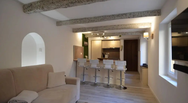 Charming Duplex Apartment 4 Persons in Port of Nice District, Забронировать Апартаменты/квартира Ницца Приморские Альпы, рядом с Касл-Хилл