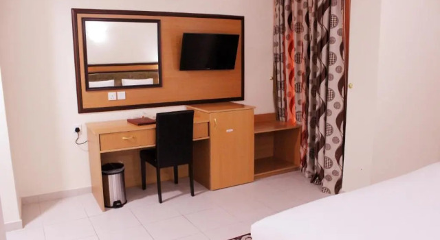 Двухместный номер Standard Montreal Naif Hotel