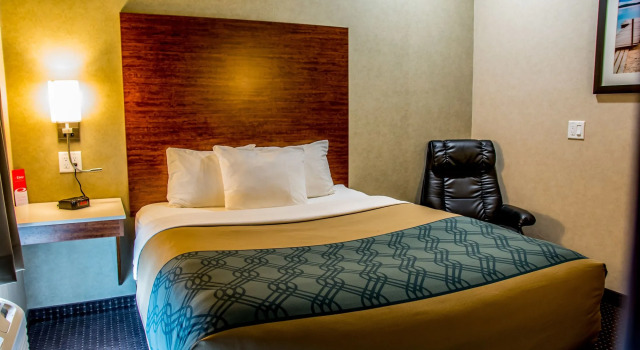 Albertan Inn, Boek Hotel Hotels in Fox Creek met parkeren, Parkeren