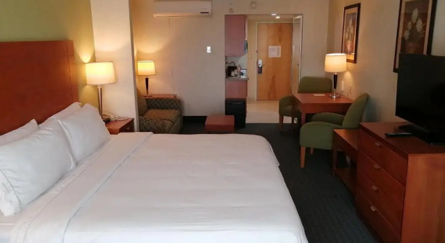 Люкс Holiday Inn Express & Suites Toluca Zona Aeropuerto by IHG