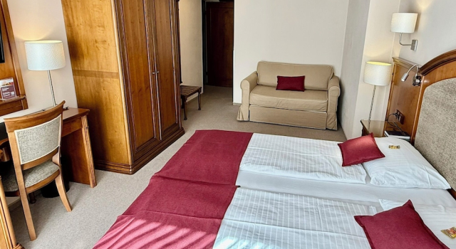 Четырёхместный номер Comfort Burghotel Nürnberg