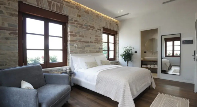 Номер Deluxe Stitch&Stone Suites