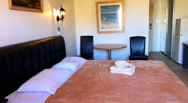Четырёхместный семейный номер Standard Central Jetty Motel