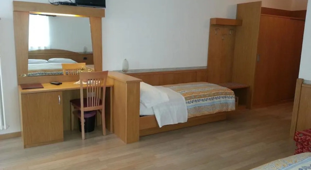 Трёхместный номер Standard с видом на горы Hotel Panorama
