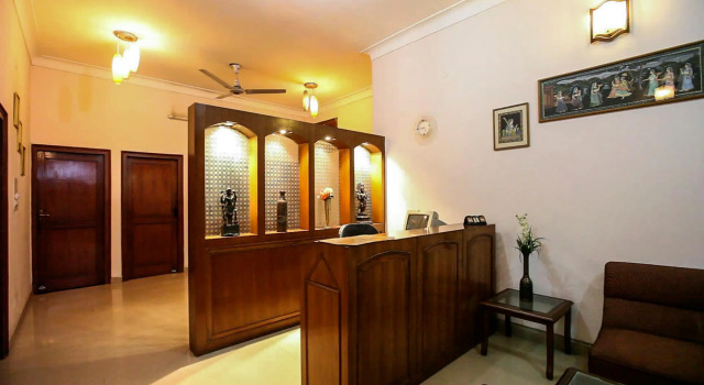 Divistha Guest House Gurgaon, Забронировать Гостевой дом Гостевые дома Гургаон, рядом с Motorola Solutions India, Гостевой дом