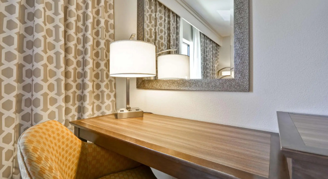 Четырёхместный номер Standard Hampton Inn & Suites Dallas/Plano-East