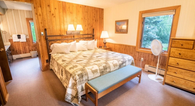 Номер Standard с 3 комнатами с видом на реку Castle Mountain Lodge