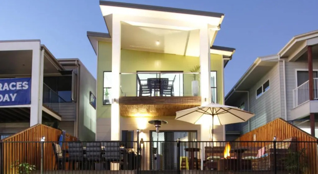Lakeside Deck House, 预订 酒店 麦凯 昆士兰