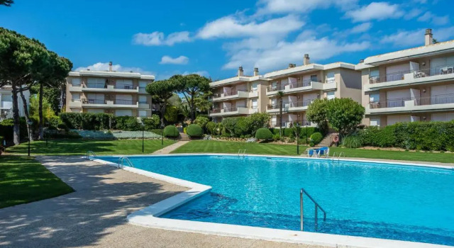 Av-1 Calella DE Palafrugell 6 PAX