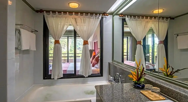 Полулюкс Krabi Maritime Resort