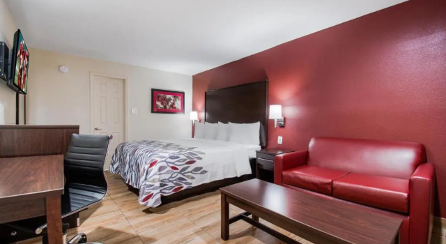 Red Roof Inn Houston – Spring North, Varaa Mini-hotelli Spring Houston, lähellä Splashtown Waterpark