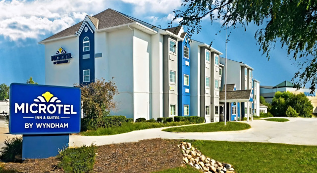 Microtel Inn & Suites by Wyndham Bluffs, Book Hotel Omaha Nebraska