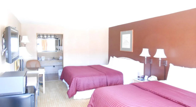 Travelodge Flagstaff - NAU Conference Center, Забронировать Отель Флагстафф Гранд-Каньон, рядом с Greater Flagstaff Chamber of Commerce