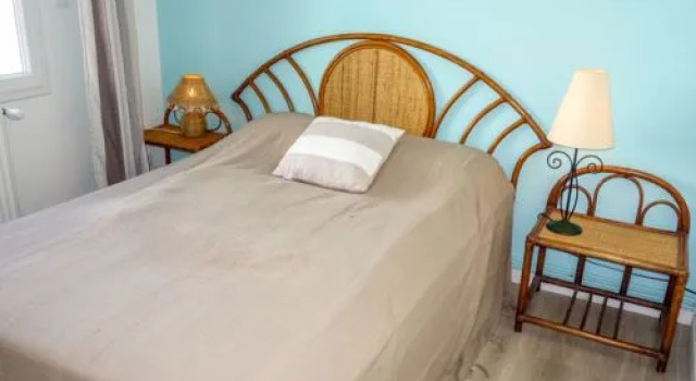 House La Hume Gujan-Mestras, Забронировать Отель Отели Бассен-д'Аркашон 3 звезды, 3*