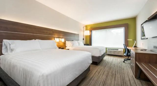 Четырёхместный номер Standard Holiday Inn Express & Suites - Carrollton West by IHG
