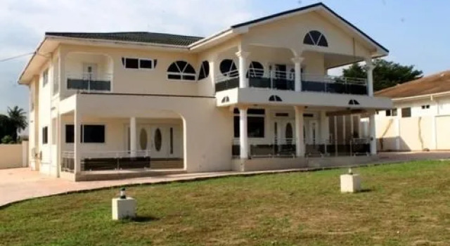 Empire State Hotel, Reserva ahora Hotel Hoteles en Gran Acra con aparcamiento, Aparcamiento