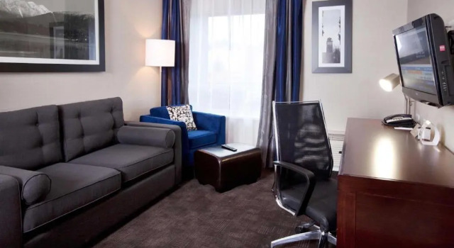 Люкс Standard Sandman Signature Langley Hotel