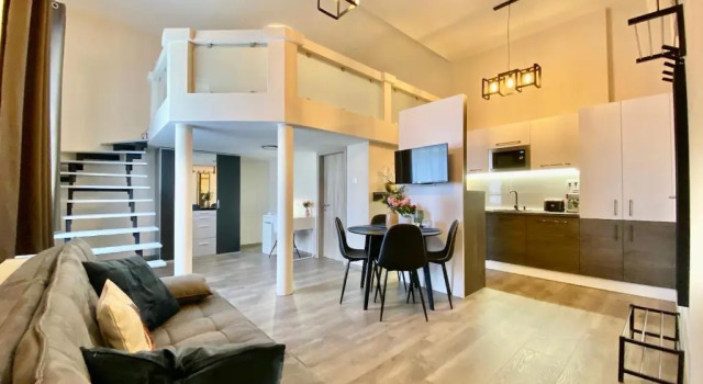 Апартаменты Deluxe StationApartments