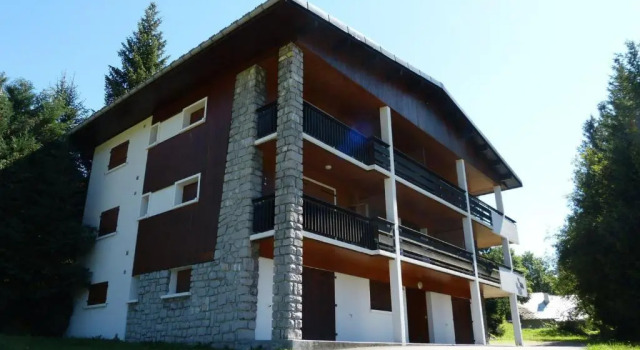 Appartement 4★, 5 pers, ski au pied, proche centre - FR-1-304-149, Забронировать Апартаменты/квартира Отели Ла-Клюза с парковкой, рядом с Горнолыжный подъемник Риффруа, Парковка