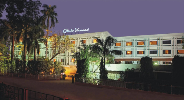 Двухместный люкс с видом на город Hotel Clarks Varanasi Limited