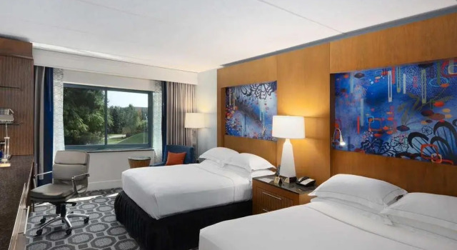 Четырёхместный номер Standard Hilton Long Island/Huntington
