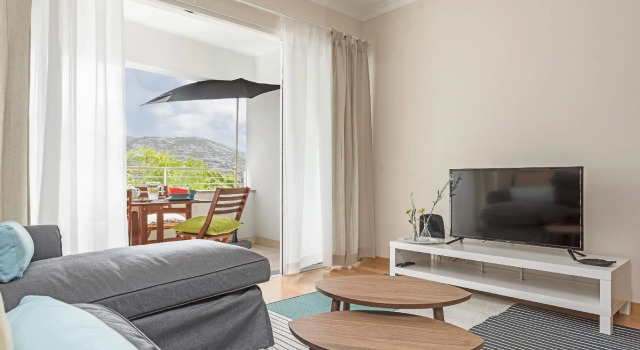 Jasmineiro II, view to sea and mountain, Rezerwuj Hotel Serra de Agua Funchal