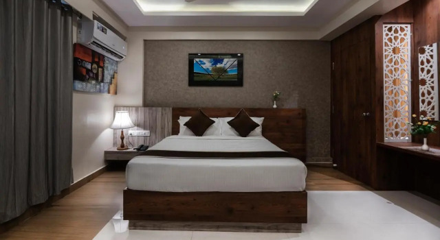 Hotel Monarch International