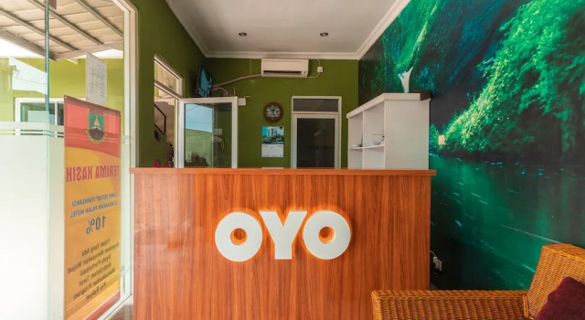 OYO 2306 Trans Hotel