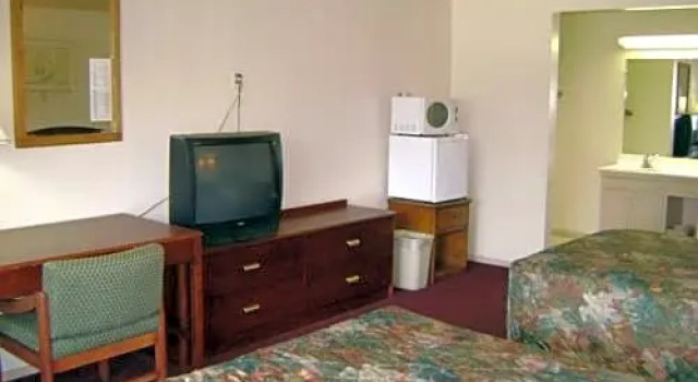 Четырёхместный номер Standard Tiffin Motel