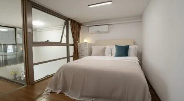 Люкс с 2 комнатами Hemu Holiday Apartment (Shenzhen Nanshan Zhengdong Famous Garden)