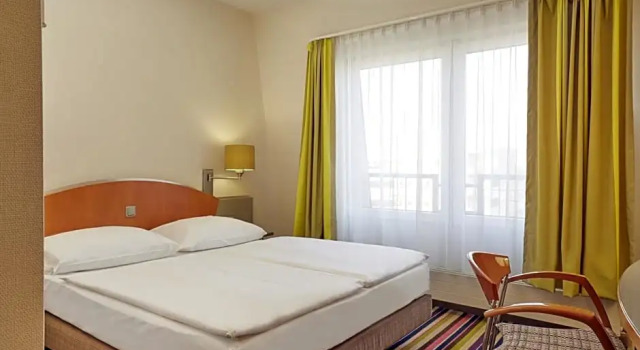 Номер Comfort H+ Hotel Köln Hürth