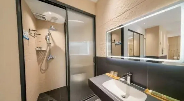 Люкс Comfort Xiangyu Lanshe Hotel in Libo County