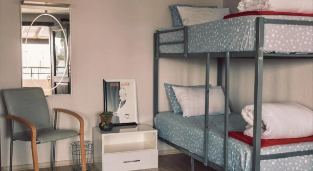 Кровать в общем номере La Luna Hostel