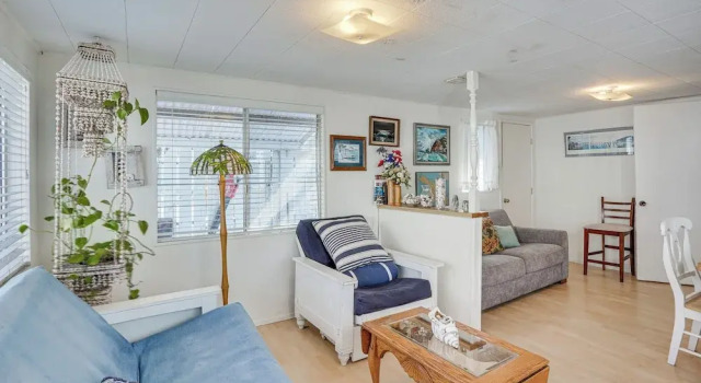 Quaint Avalon Cottage < Half-mi to Beaches!