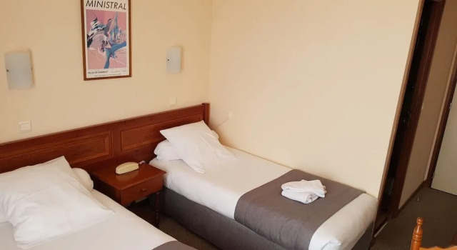 Hotel Des Arcades, Rezervați Hotel Ceret Pyrénées-Orientales