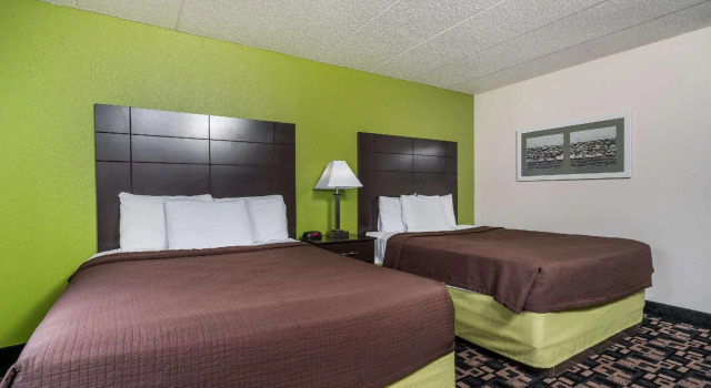 Четырёхместный номер Standard Baymont by Wyndham Bloomington MSP Airport