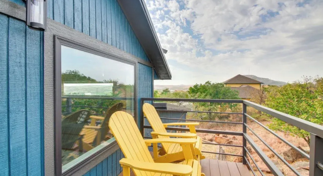 Коттедж Modern Mtn-view Designer Home in Medicine Park