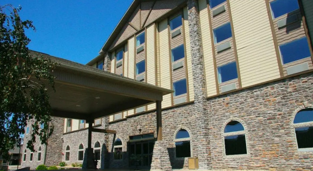 Howard Johnson By Wyndham Branson, Забронировать Отель Отели Table Rock Lake с парковкой, Парковка