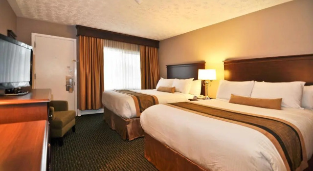 Четырёхместный номер Standard Aurora Inn