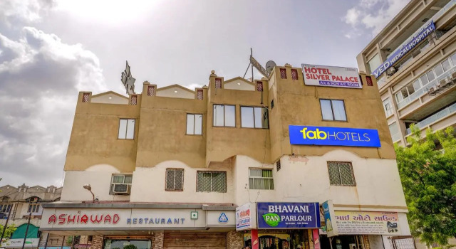 FabHotel Silver Palace, Rezervovat Hotel Hotely v Gujarat s parkováním, Parkování