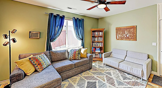 New Listing! Updated Sanctuary W/ Backyard Oasis 3 Bedroom Home, Book Feriehus Bend Bachelor, nær St. Charles Bend