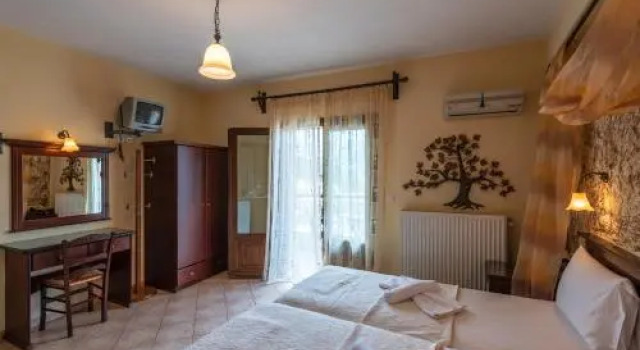 Hotel Hera, Book Hotel Chrisi Akti 