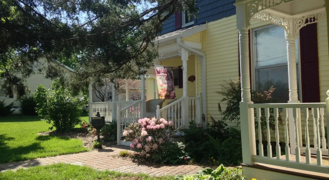 Florence Inn Bed and Breakfast, Buchen Sie Hotel Marshfield Ozark