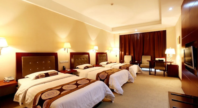 Трёхместный номер Deluxe Jingxi International Hotel