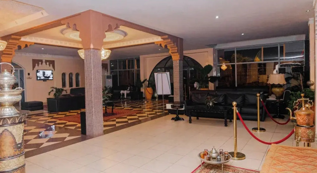 Hotel de Fez, 预订 酒店 黑角 Loandjili